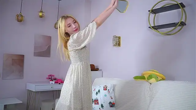 SunnivaCovil live sex cam