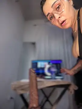 Natural_BIGASS_Nina live sex cam