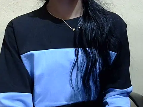 Khushi_v's cam snapshot