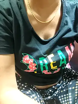 call_me_mouni099's cam snapshot