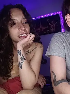 AlexxaAndRileyy's cam snapshot