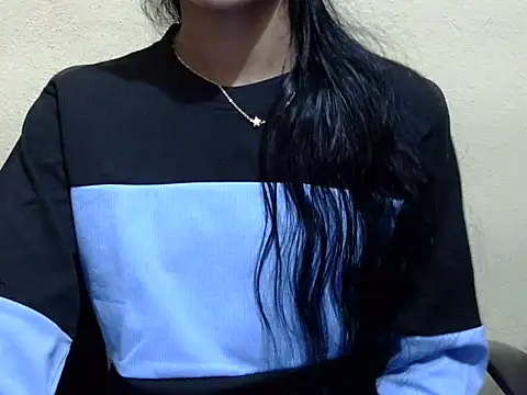 Khushi_v's cam snapshot