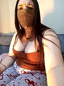 LONA-_-'s cam snapshot