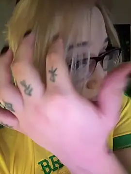 MCThroatGoat live sex cam