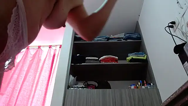 nicolle_milf1978's cam snapshot