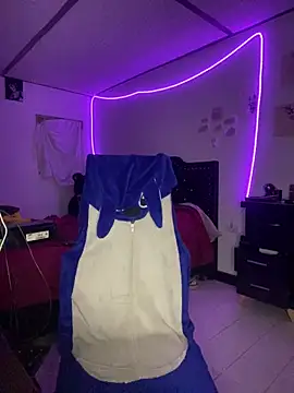 nebullax_mcqueen live sex cam