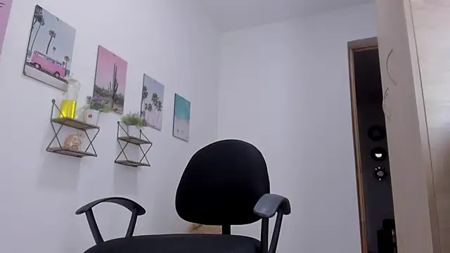 Emma_lean's cam snapshot