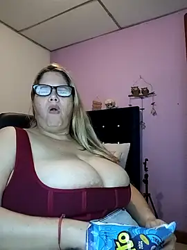 EllisW8's cam snapshot