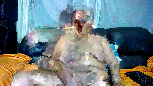 NAUGHTYSQUIRTER21's cam snapshot