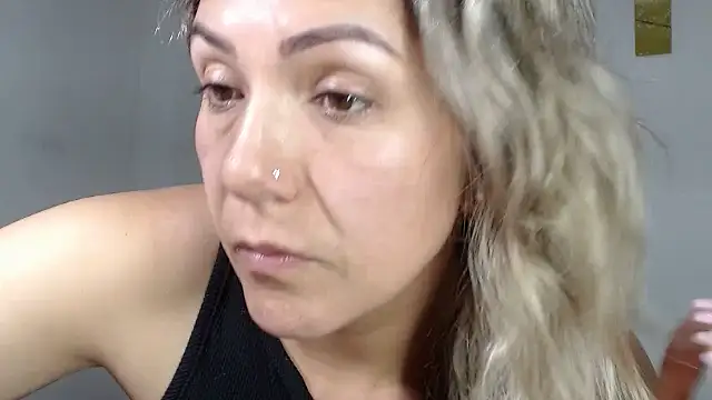 Chantal_hott's cam snapshot