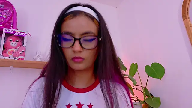 emily_bank's cam snapshot