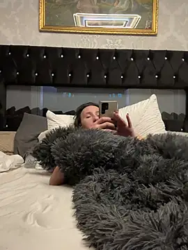 Emilia_Mausi's cam snapshot