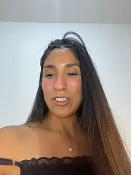 MaddyX__ live sex cam