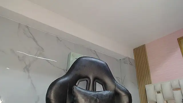 allyssa_bellini_s's cam snapshot