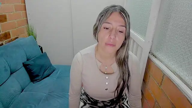 Penelope47 live sex cam