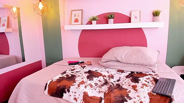 SilvyLaiton's cam snapshot