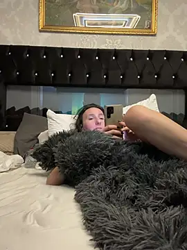 Emilia_Mausi's cam snapshot