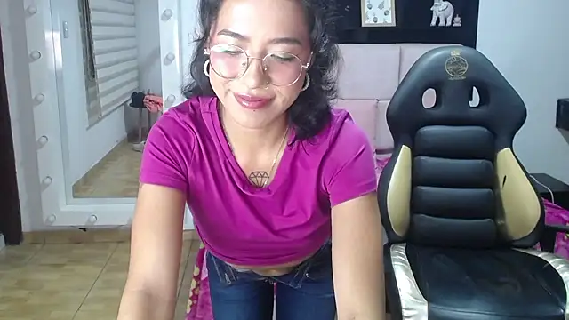 Lynn_turner's cam snapshot