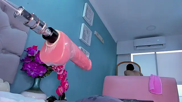 Luna_Raay's cam snapshot