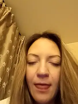 KattyLuuu's cam snapshot