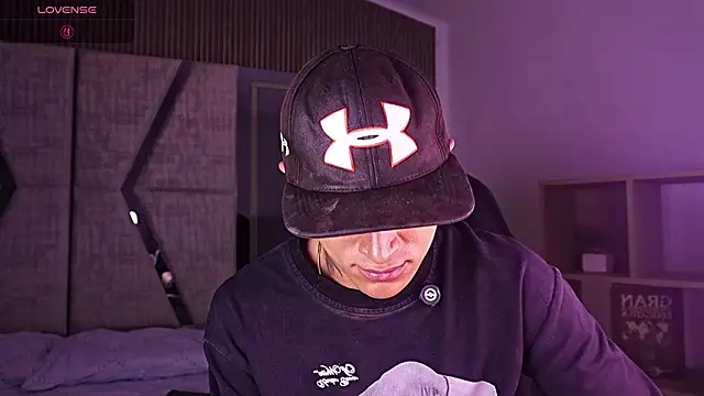 LiamDeep live sex cam