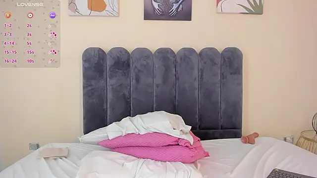 aura_vega's cam snapshot