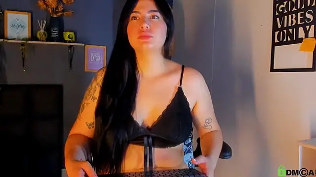 eliza_pink24's cam snapshot