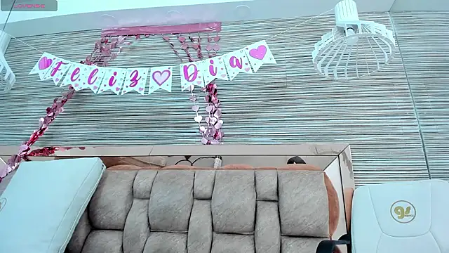 rossy_roose's cam snapshot