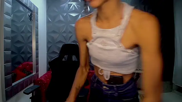 becky_lynch_102's cam snapshot