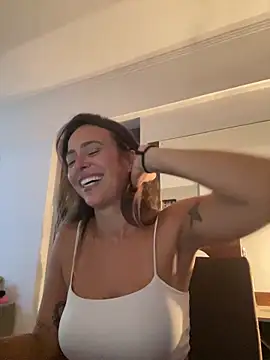 Gipoltergeist live sex cam