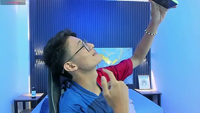 SantiagoRusso18 live sex cam