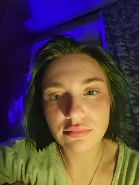 HotDevilGirl_'s cam snapshot