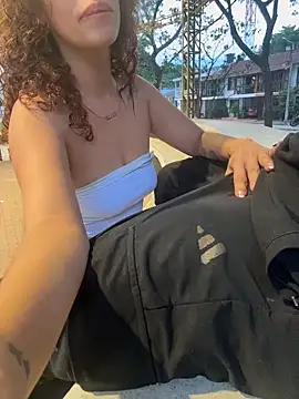 roxyrougee live sex cam