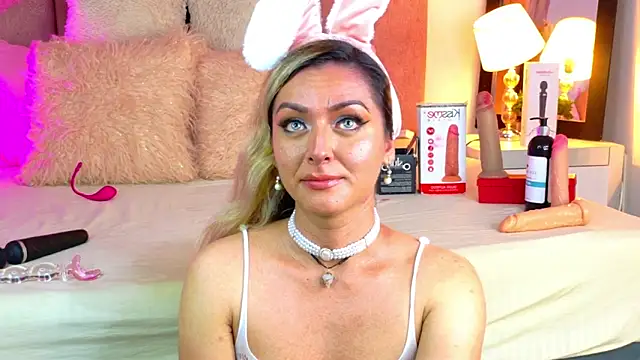 Lunitaa_Diva live sex cam