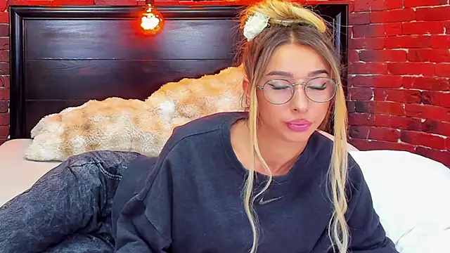 ChristynaRoss live sex cam