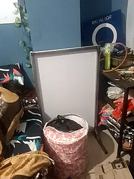 Koziekylie's cam snapshot