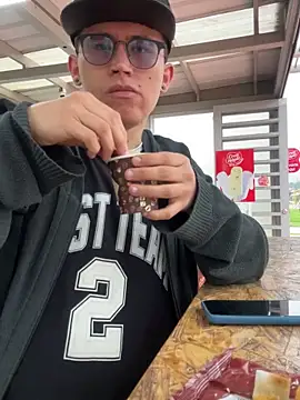 Kurtxxx22 live sex cam