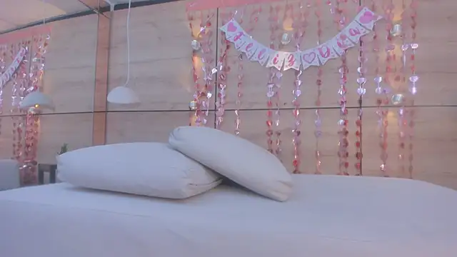 martina_touss's cam snapshot