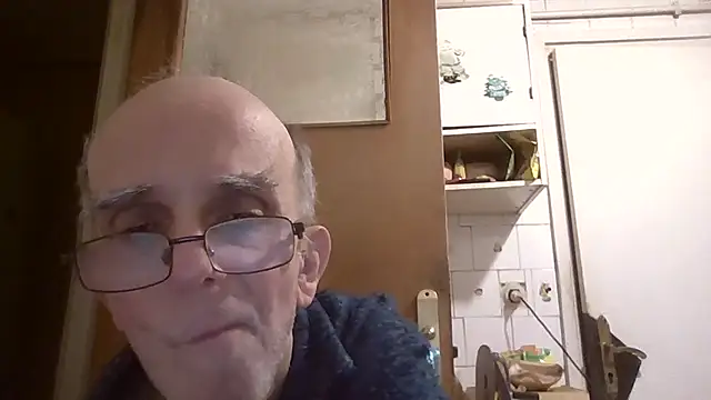 mariusica1@xh live sex cam