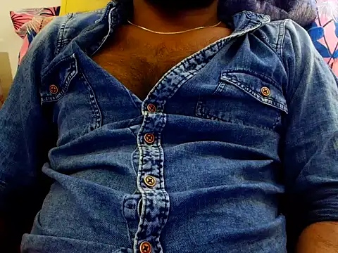 Jenni11Live live sex cam