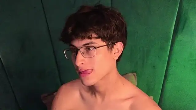 Aaron_Eze live sex cam