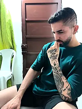 giannis090 live sex cam