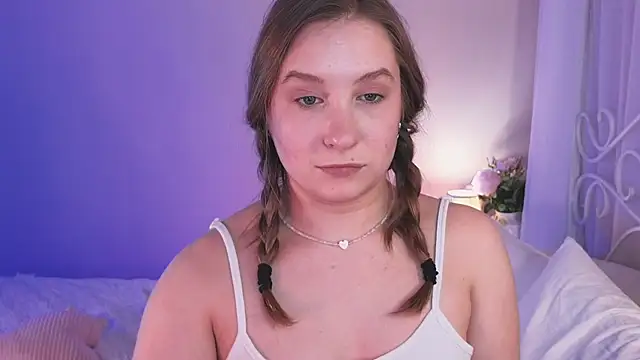 saint_trisha's cam snapshot