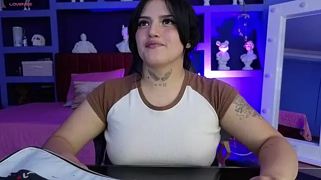 sari_belle's cam snapshot