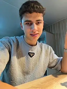 AdrianRinaldi live sex cam