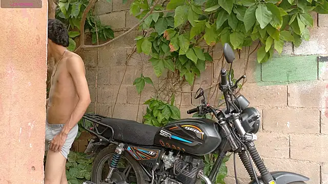 Goodlatinboys2's cam snapshot