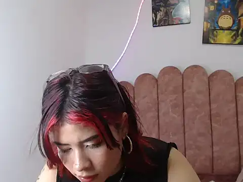 Raven_Goth8's cam snapshot