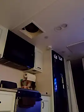 EZs_FuKRoOm live sex cam