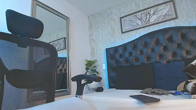 Lander_Cruz live sex cam