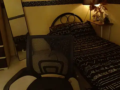 EnviousMaddie live sex cam